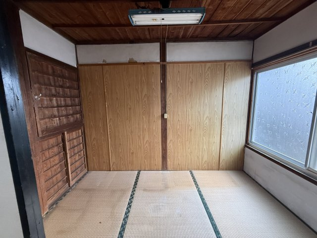 東山町平家一戸建の和室