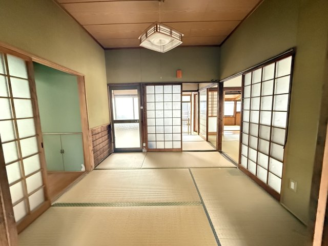 東山町平家一戸建の和室