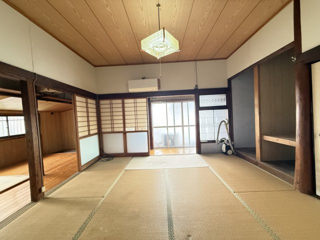 東山町平家一戸建の和室