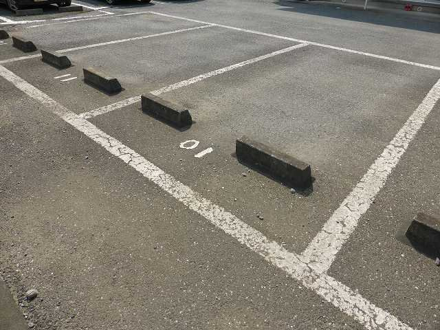 ヴェルメゾン小川の駐車場