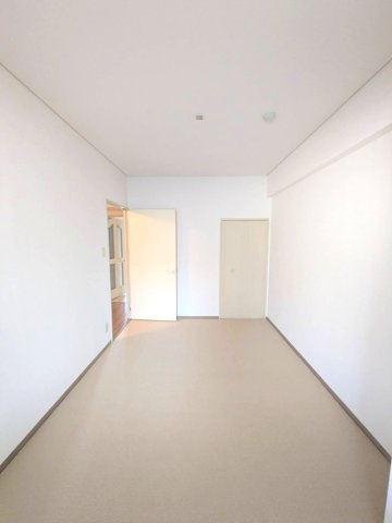 シャルマンコーポ甲子園北の洋室|ゆったりした洋室です