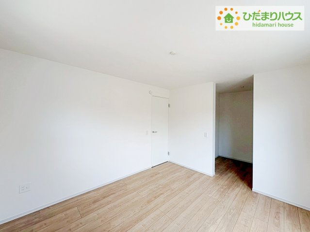 ひたちなか市足崎3期　新築戸建　1号棟の寝室|大きなベッドを置いても余裕の広さの主寝室♪♪