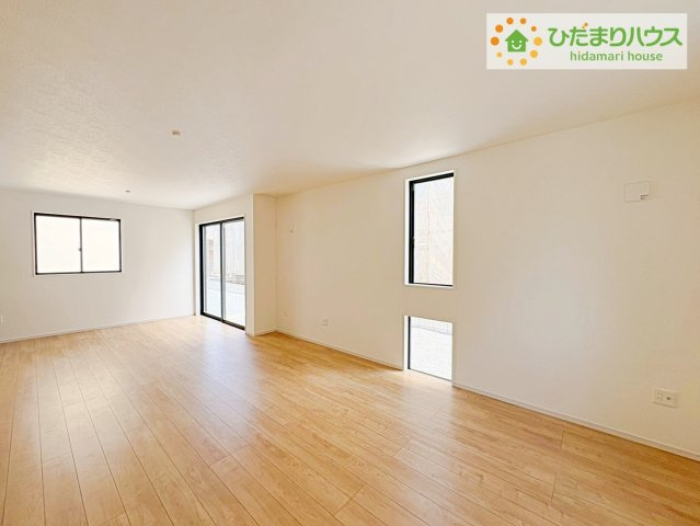 ひたちなか市足崎3期　新築戸建　1号棟の居間・リビング|お子様が元気に遊べる広々としたリビングです。