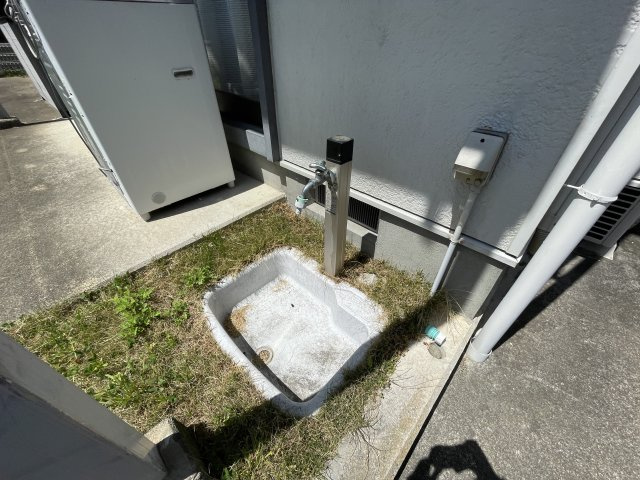 中古戸建・中古住宅　郡山市緑ケ丘東2丁目　緑ヶ丘第一小学校・緑ヶ丘中学校の庭|ガーデニングの水やりにも便利な外水栓付き！洗車にも使えますね♪