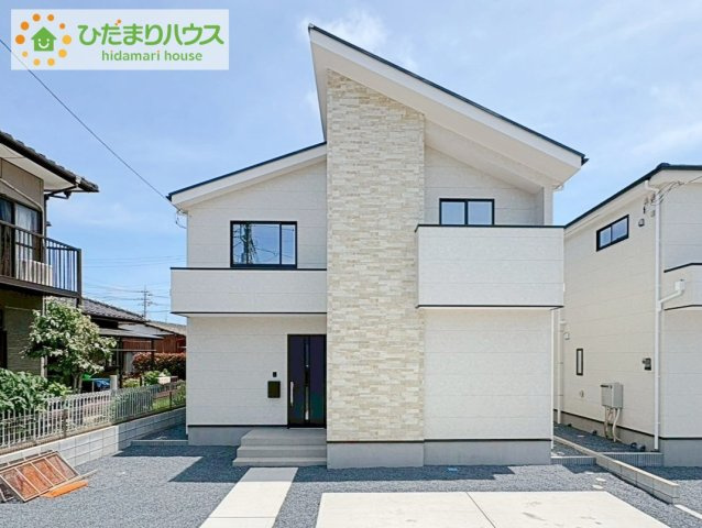 ひたちなか市足崎3期　新築戸建　2号棟の外観|白を基調とした明るい印象を受ける外観です！