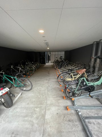 プレサンス栄フェル　名古屋市賃貸　仲介手数料無料の駐車場