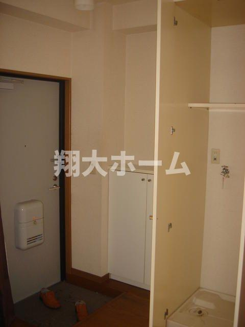 クレセールアリノの玄関