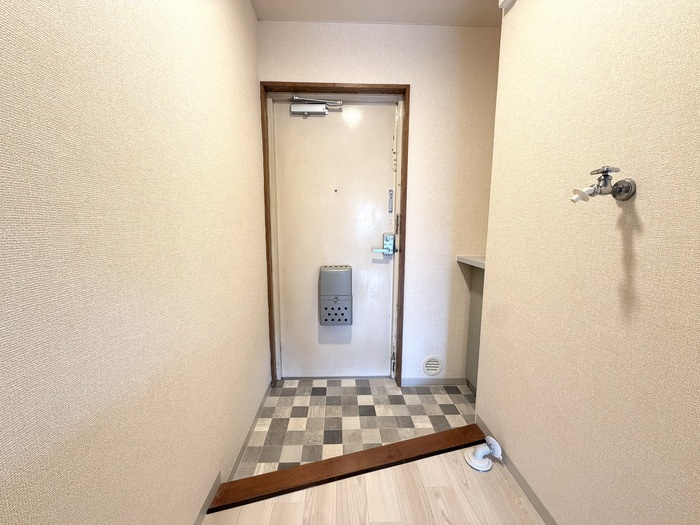平成第2ビルの玄関