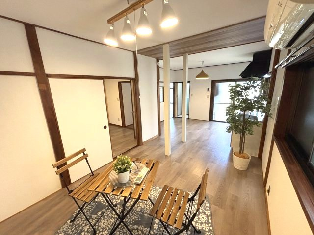 木戸町戸建の居間・リビング
