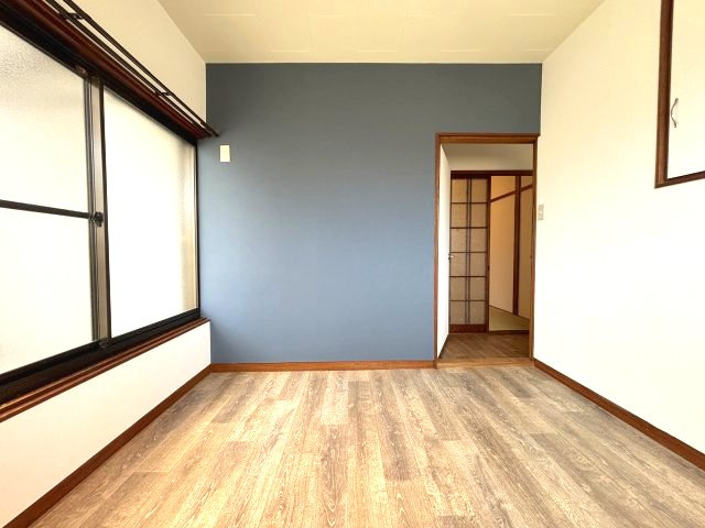 木戸町戸建の洋室