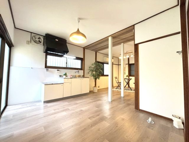 木戸町戸建の居間・リビング