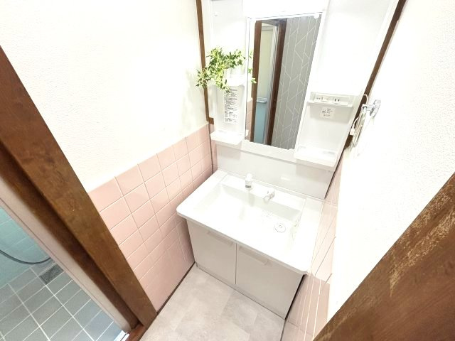 木戸町戸建の洗面所