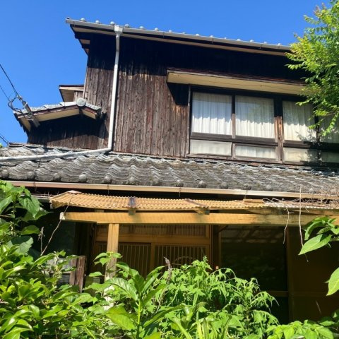 八幡町古家付土地の外観