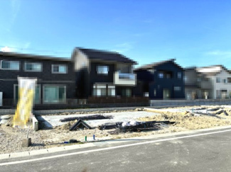 【外観】 | 大津市雄琴5丁目11　新築戸建 | 建築中