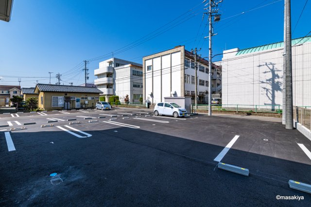 ベルフールの駐車場