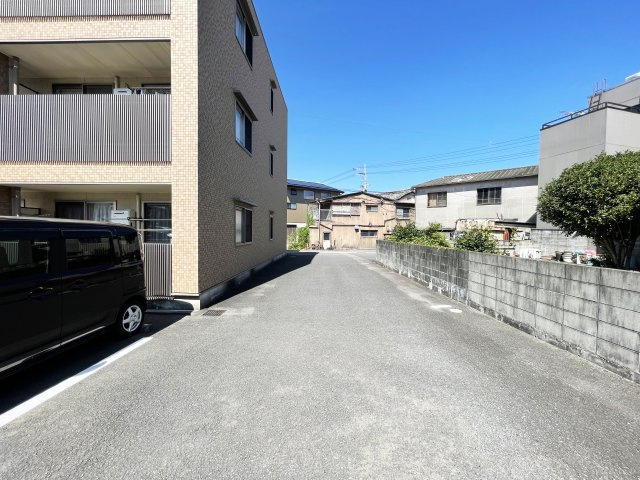 ボヌールピエスの駐車場