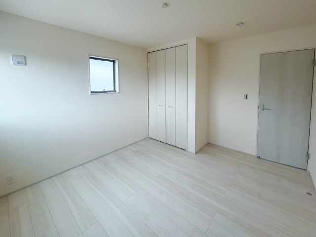 いなべ市大安町石榑下《1号棟》の洋室