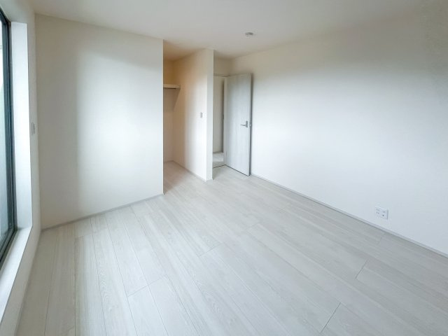 いなべ市大安町石榑下《1号棟》の洋室