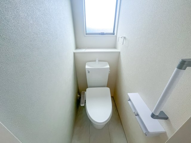 いなべ市大安町石榑下《1号棟》の玄関
