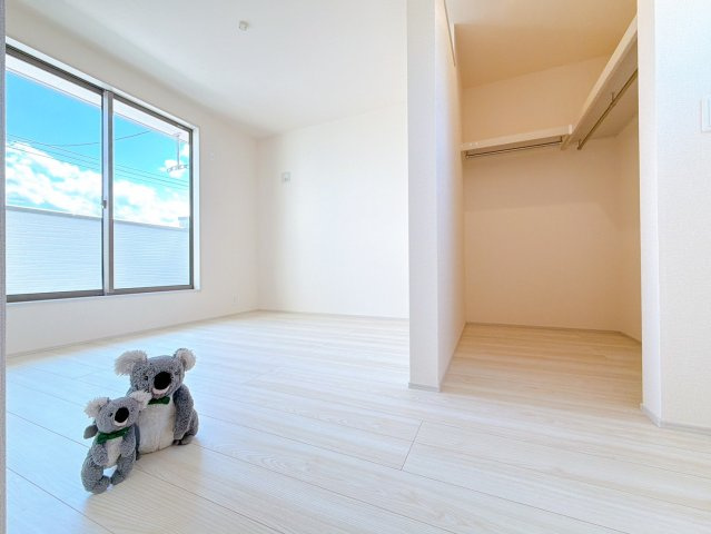 【洋室】 | 甘楽郡甘楽町金井　新築住宅 | さまざまにカスタマイズしていただけるシンプルなデザインの内装。ご自身で素敵な空間を創り上げられます。