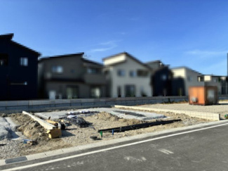【外観】 | 大津市雄琴5丁目11　新築戸建 | 建築中