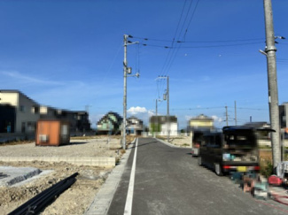 【前面道路含む現地写真】 | 大津市雄琴5丁目11　新築戸建