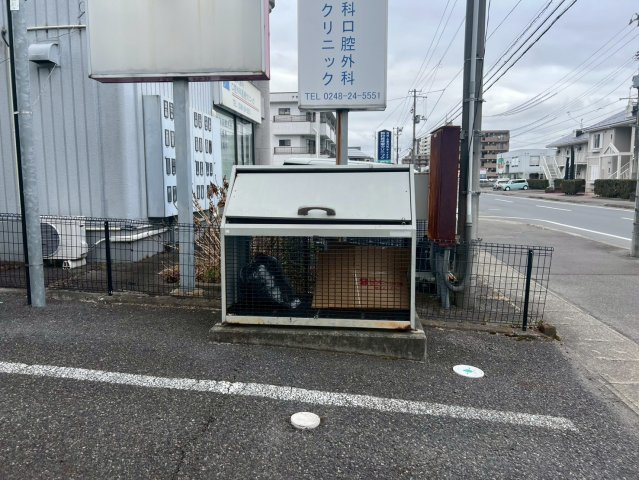 Y・フジ　ビル新白河の駐車場