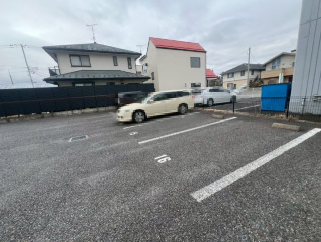 Y・フジ　ビル新白河の駐車場