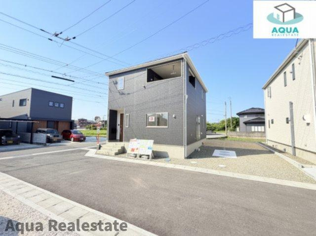 クレイドルガーデン小松島市大林町第一の前面道路含む現地写真|外観もきれいです