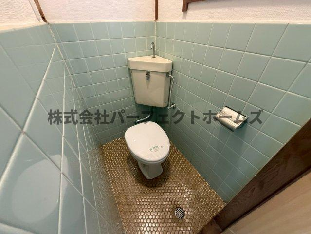 黒原城内テラスのトイレ|落ち着いた色調のトイレです
