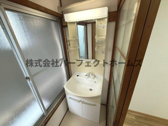 黒原城内テラスの洗面所|脱衣スペースもあります