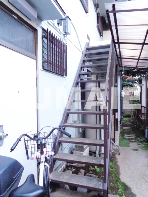 桜コーポのその他共用部分|建物内階段です☆