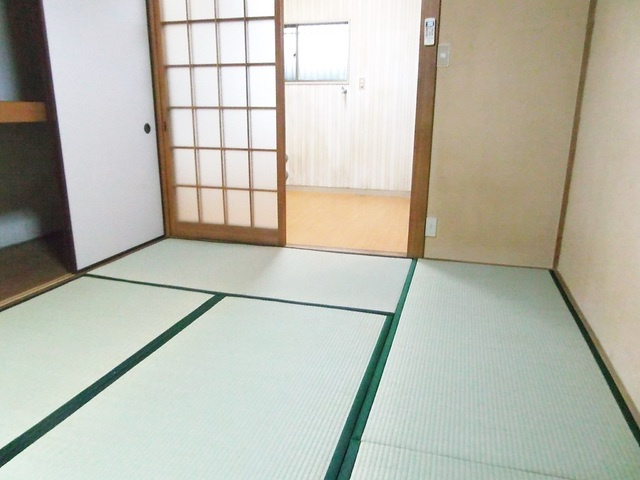 桜コーポの寝室|くつろぎの和室スペースです！