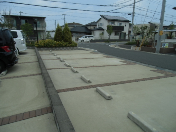 フェリーチェ　ヴィータ　Ｃの駐車場