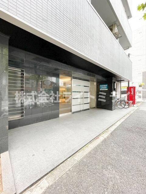 メインステージ神田駅前のエントランス| 