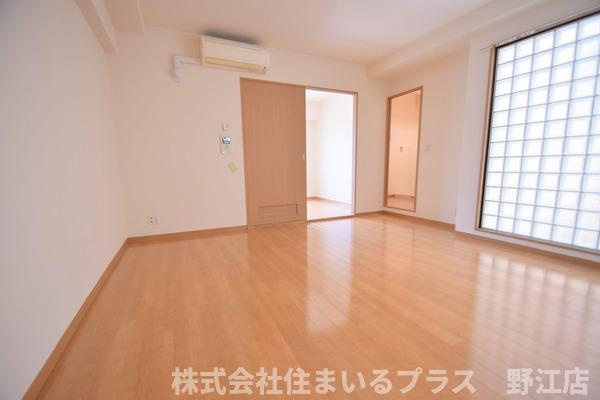 大橋マンション三番館の居間・リビング