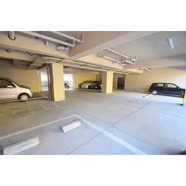 大橋マンション三番館の駐車場