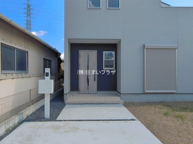 新築戸建て・仲介手数料無料）一宮市第１大和町福森　１号棟の玄関|シンプルで使いやすい玄関です