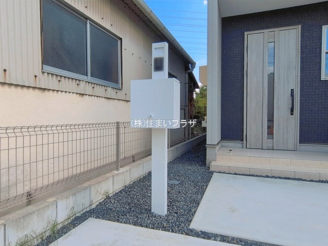 新築戸建て・仲介手数料無料）一宮市第１大和町福森　１号棟の玄関|明るい玄関です