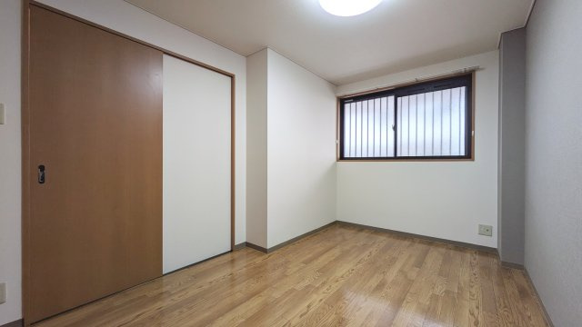 【寝室】
