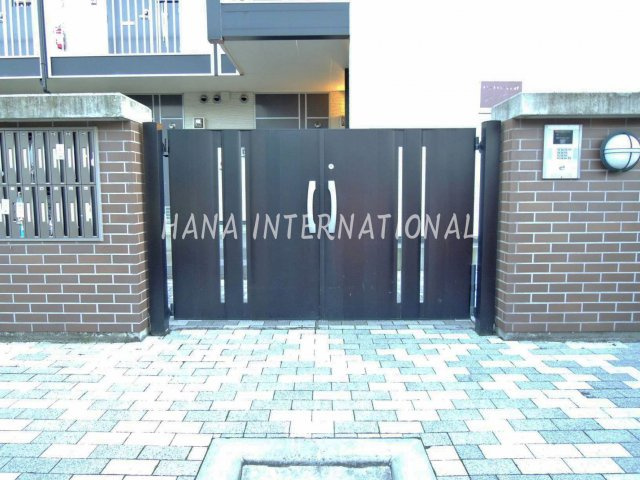 天王台のエントランス