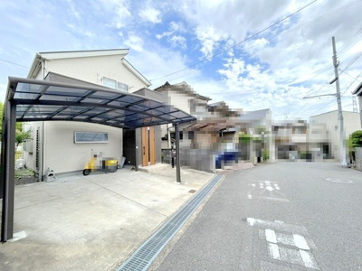 【前面道路含む現地写真】 | 枚方市楠葉面取町2丁目 戸建 | 前面道路は約6.5ｍございますので、駐車も楽々！