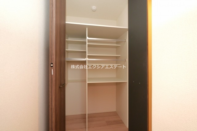 ルシェーナ西田辺の収納