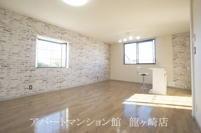 サンライフ古川の居間・リビング