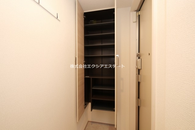 ルシェーナ西田辺の収納