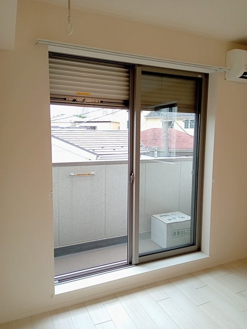 豊島区目白２丁目の賃貸マンションのバルコニー|★防犯シャッター完備★