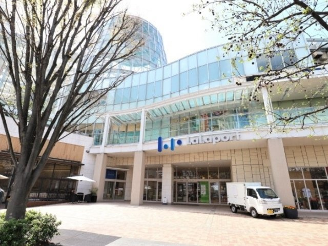 コニフェールⅡの周辺