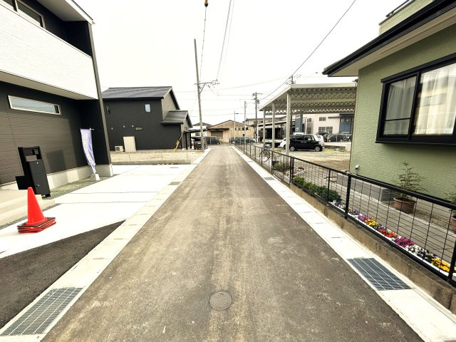 豊川市堺町２丁目の新築一戸建の前面道路含む現地写真|詳細はお気軽にお問合せください！			
レスト不動産　TEL0532‐55‐1555	