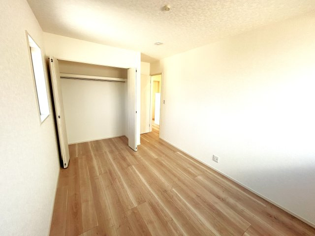 豊橋市池見町の新築一戸建の洋室|ナチュラル感のある洋室は、自分好みのインテリアが楽しめます♪