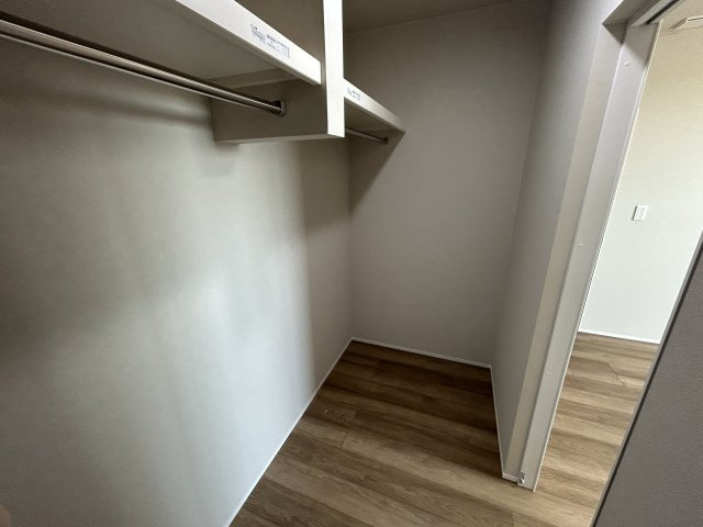 豊橋市牟呂町字大塚　3号棟の収納|ウォークインクローゼットのある住まいで収納上手な生活を実現！							
たっぷり収納できますので、整理整頓もスムーズに居室空間を広々と使えます！							
